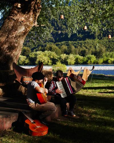 Between river and range, Patagonia moves to its own rhythm.
It’s a culture born of wilderness and w